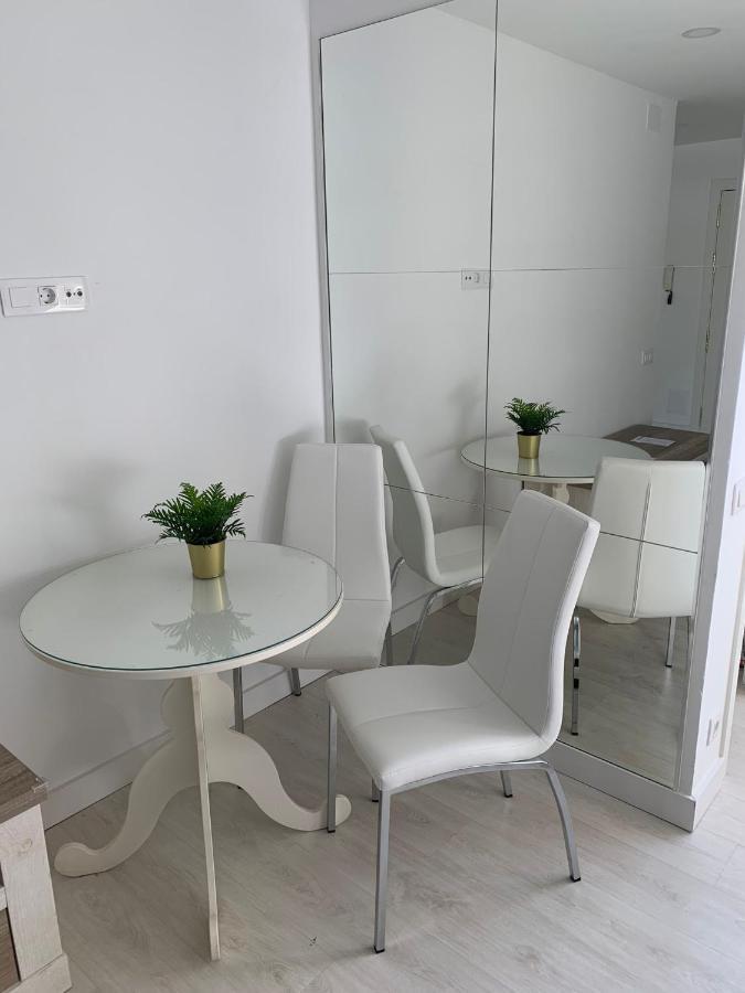 Salesas Centro Comercial Corte Ngles- Appartement *